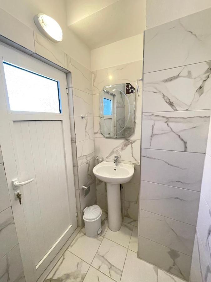 Villa Xhevdet Sarandë 외부 사진