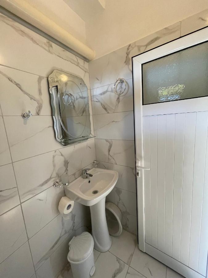 Villa Xhevdet Sarandë 외부 사진